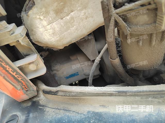 液壓泵艙室正面整體（整機(jī)外觀）