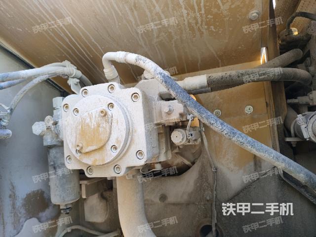 液壓泵斜45?右(大件艙室) 液壓泵斜45?右(大件艙室)