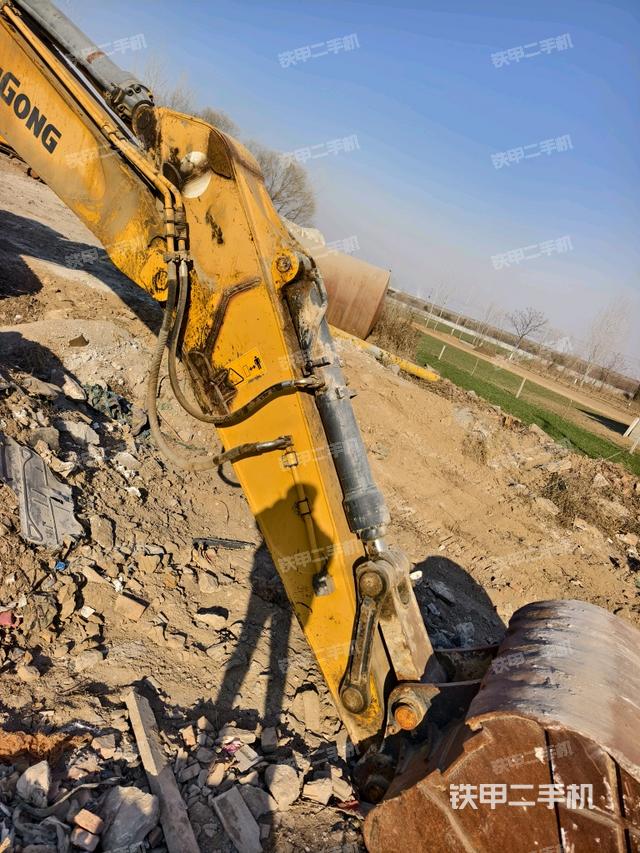 小臂整體右前（工作和回轉(zhuǎn)裝置）