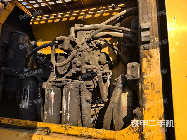 液壓泵斜45?右（大件艙室）