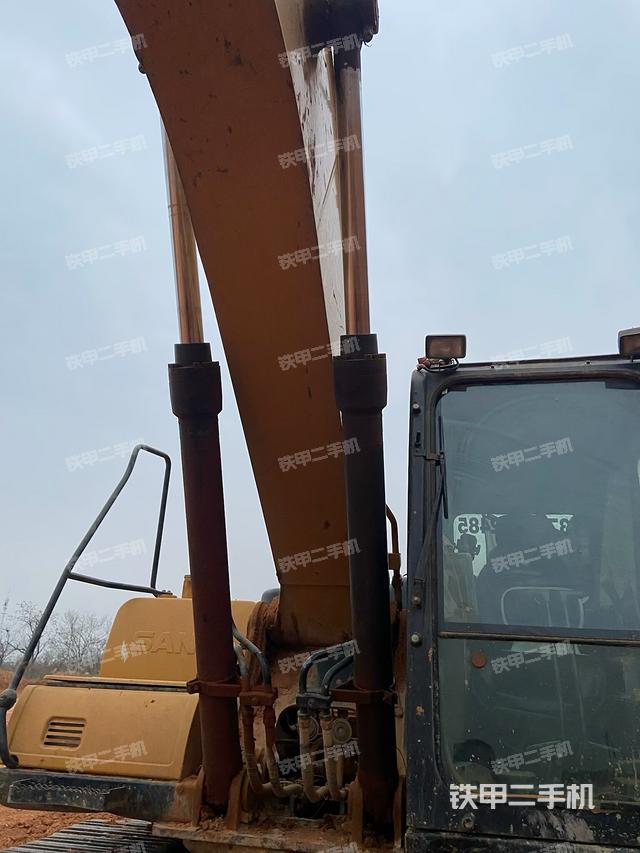 大臂油缸整體?豎拍(工作和回轉(zhuǎn)裝置) 大臂油缸整體?豎拍(工作和回轉(zhuǎn)裝置)