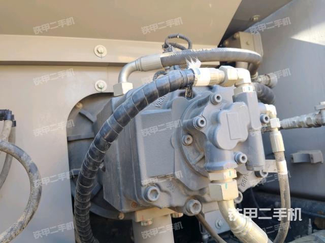 液壓泵斜45?左（大件艙室）