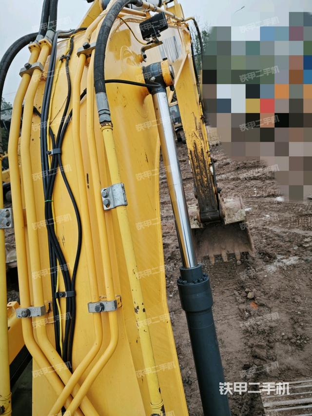 大臂背部俯視（工作和回轉(zhuǎn)裝置）