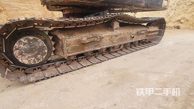 单侧履带整体（整机外观）