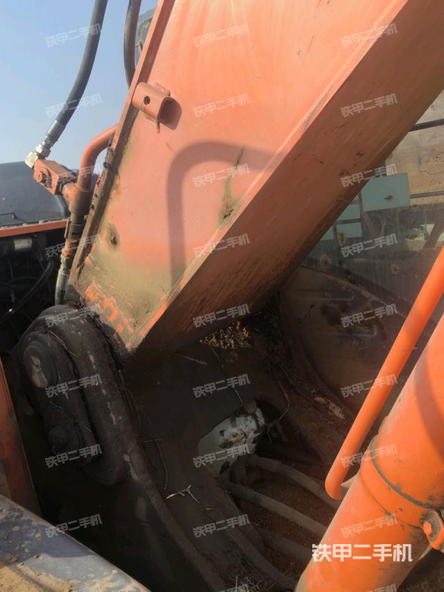 大臂根部?斜視(工作和回轉(zhuǎn)裝置) 大臂根部?斜視(工作和回轉(zhuǎn)裝置)