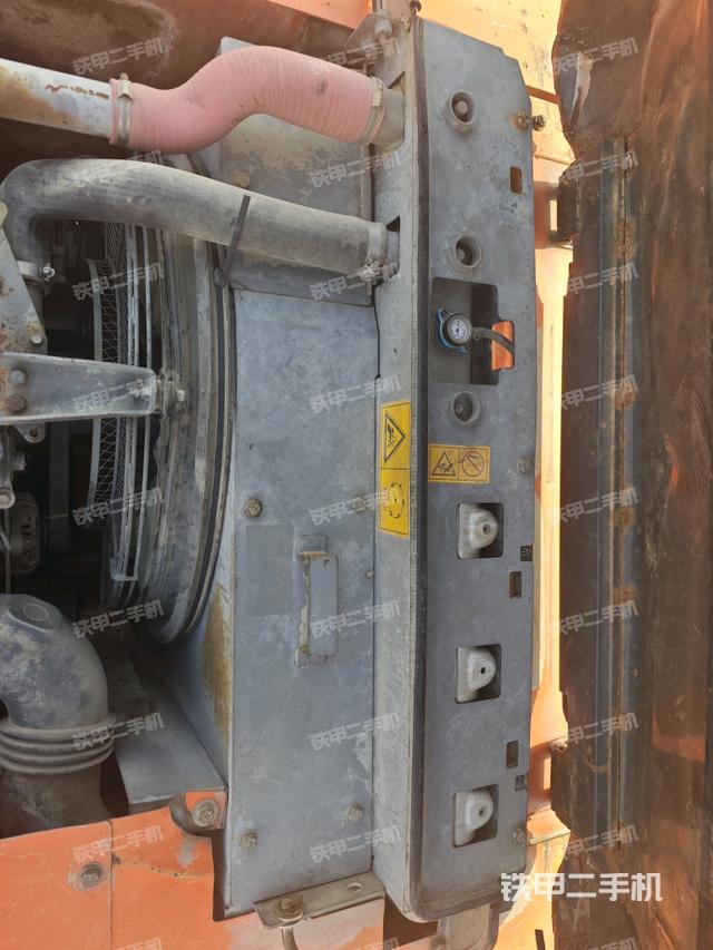 發(fā)動(dòng)機(jī)室（上車部件）