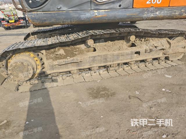 左驅(qū)動(dòng)輪（行走機(jī)構(gòu)）