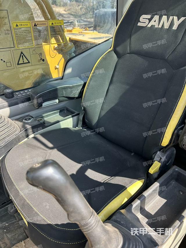 座椅左側(cè)控制臺/音響/含左手柄（駕駛室部分）