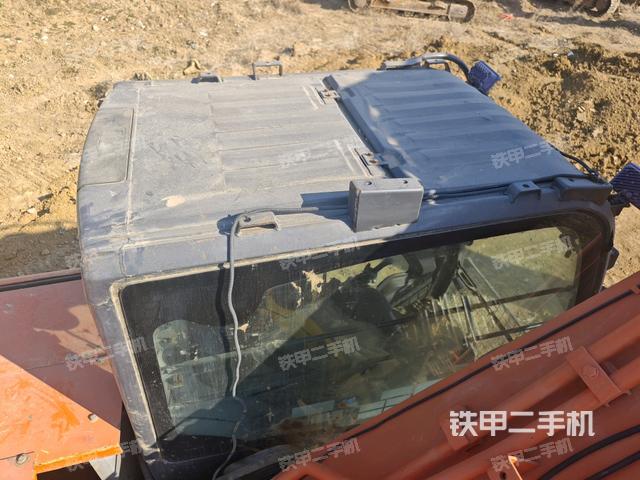 發(fā)動(dòng)機(jī)室（上車部件）