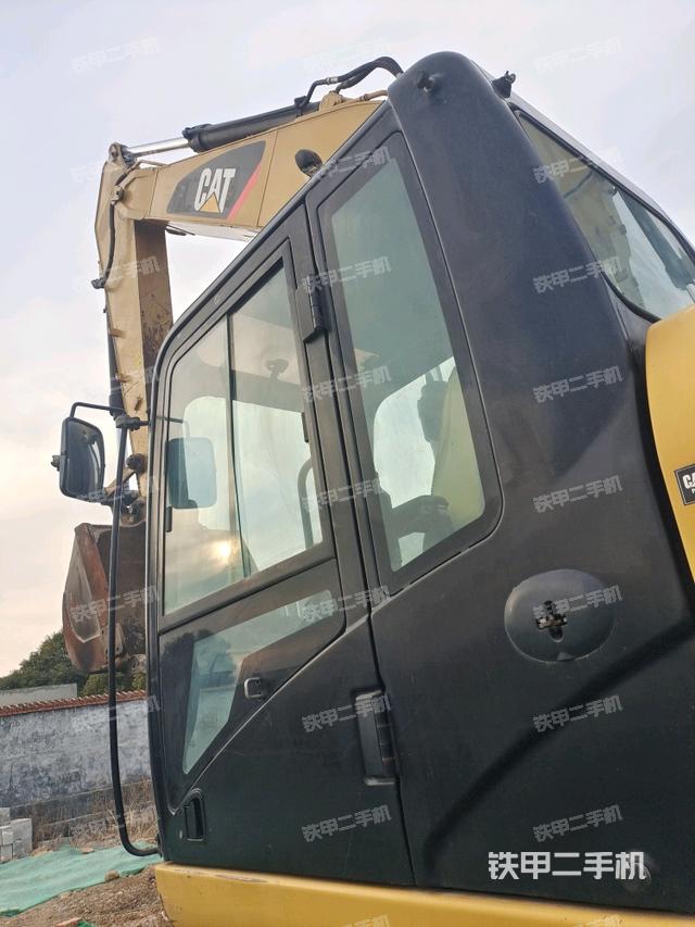 座椅左側(cè)控制臺(tái)/音響/含左手柄(駕駛室部分) 座椅左側(cè)控制臺(tái)/音響/含左手柄(駕駛室部分)