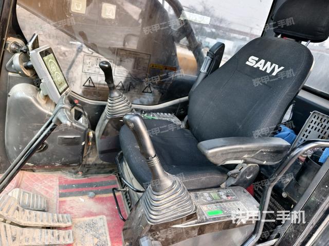 駕駛室正側(cè)（駕駛室部分）