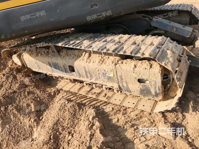 右側(cè)履帶整體?（行走機(jī)構(gòu)）