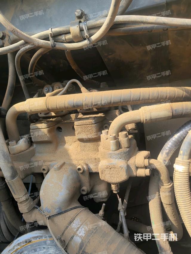 液壓泵斜45?右(大件艙室) 液壓泵斜45?右(大件艙室)