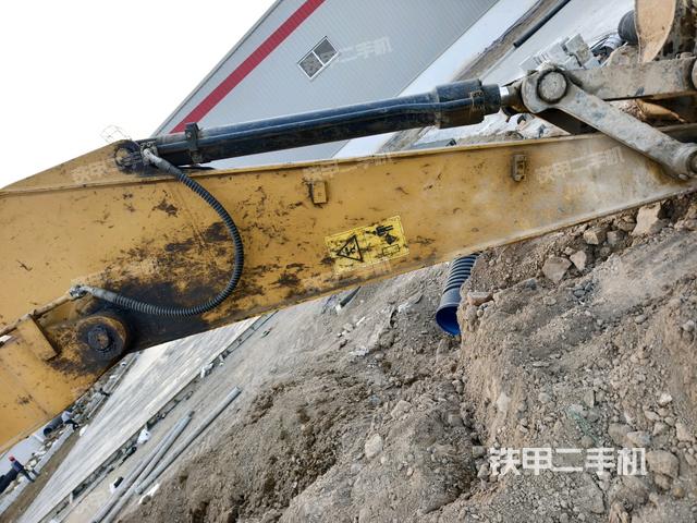 小臂整體左后（工作和回轉(zhuǎn)裝置）