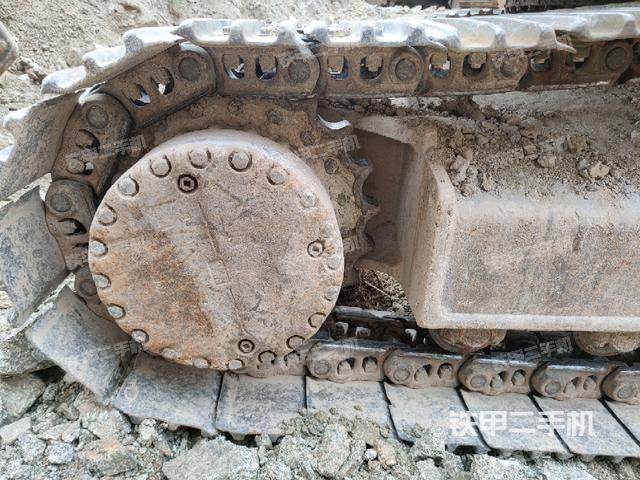 右驅(qū)動輪（行走機(jī)構(gòu)）