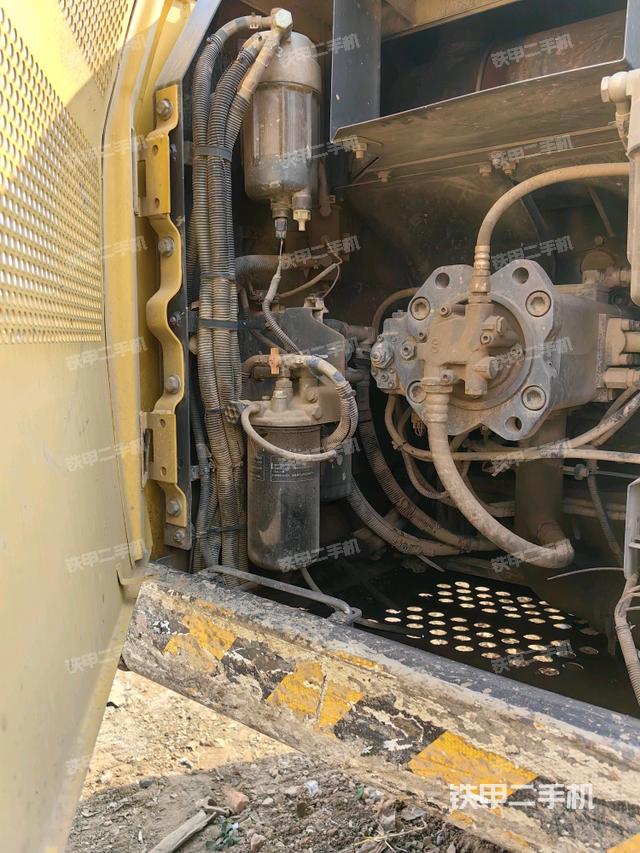 液壓泵斜45?左(大件艙室) 液壓泵斜45?左(大件艙室)