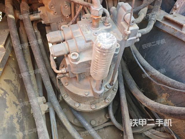 回轉(zhuǎn)馬達(dá)（上車部件）