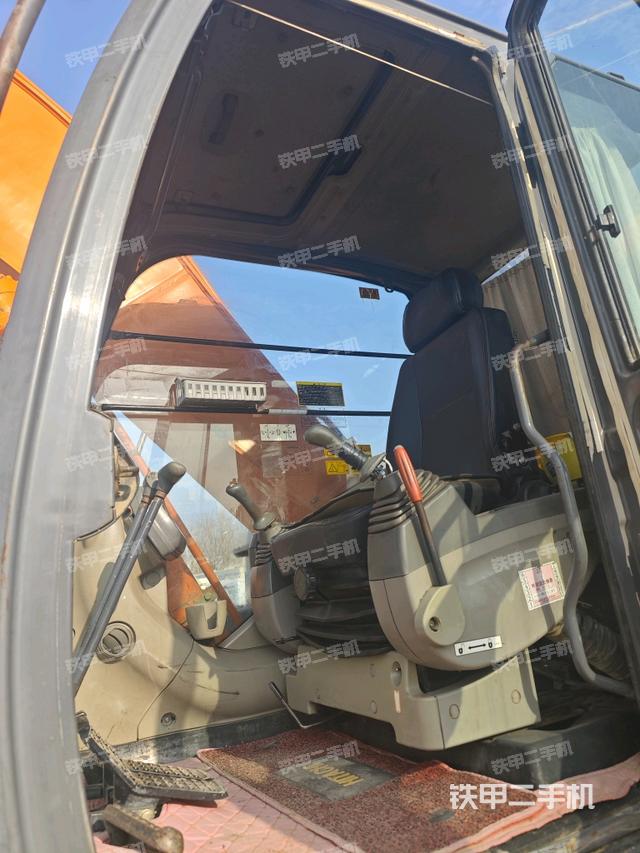 座椅左側(cè)控制臺(tái)/音響/含左手柄（駕駛室部分）