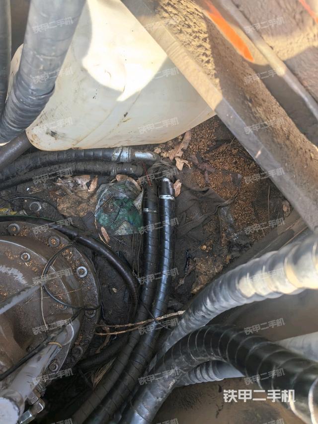 中央回轉(zhuǎn)接頭特寫(上車部件) 中央回轉(zhuǎn)接頭特寫(上車部件)