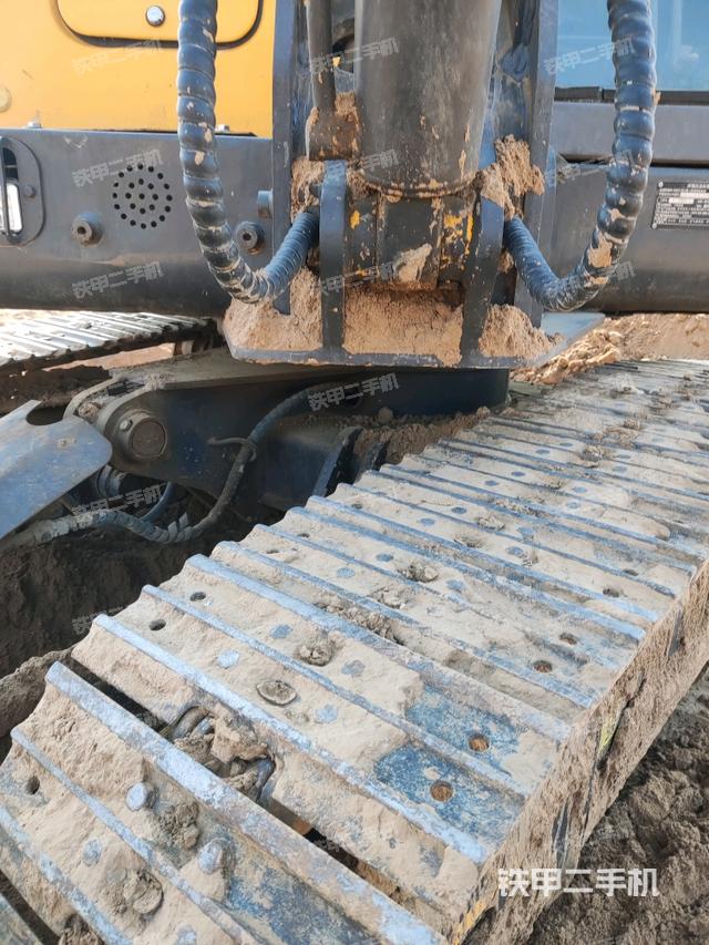 轉(zhuǎn)盤和下車架正前（工作和回轉(zhuǎn)裝置）