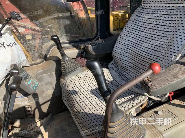 駕駛室整體（整機(jī)外觀）