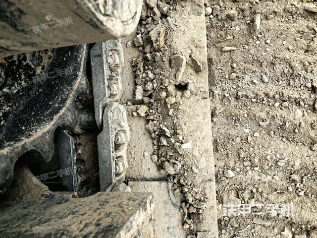 右驅(qū)動(dòng)輪（行走機(jī)構(gòu)）