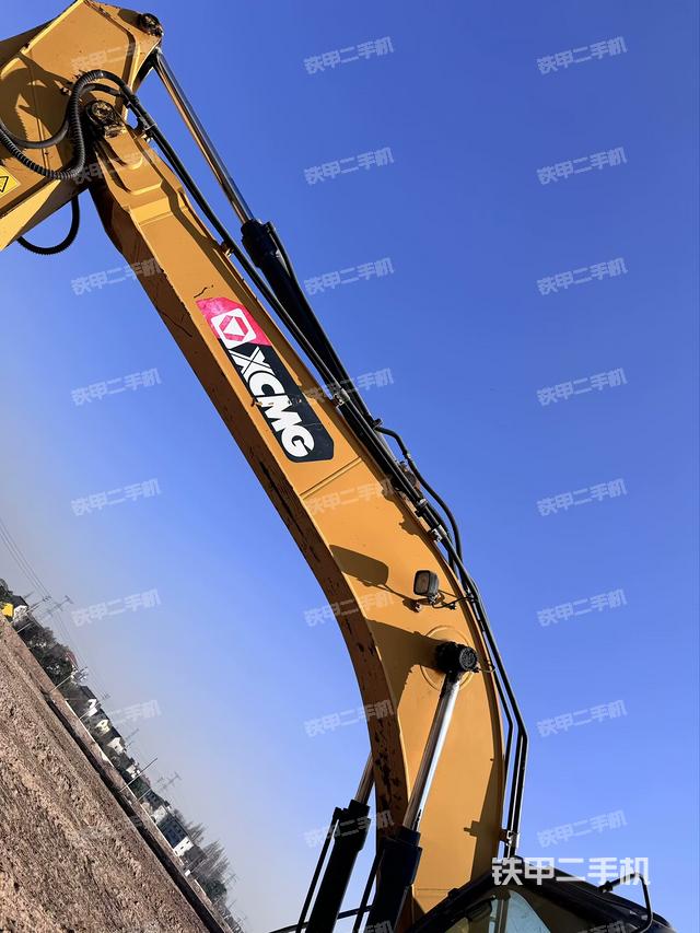 小臂整體左后(工作和回轉裝置) 小臂整體左后(工作和回轉裝置)