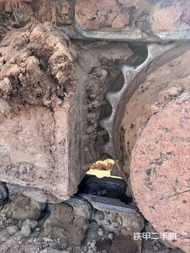 左導向輪(行走機構) 左導向輪(行走機構)