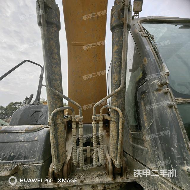大臂油缸整體?豎拍(工作和回轉(zhuǎn)裝置) 大臂油缸整體?豎拍(工作和回轉(zhuǎn)裝置)