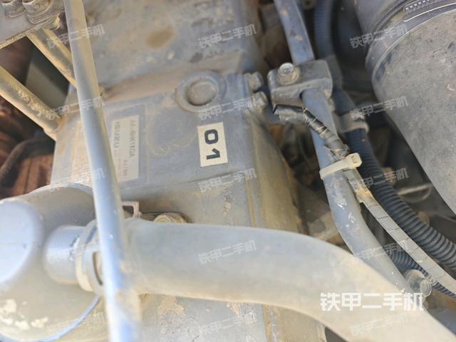 氣門(mén)室蓋螺絲特寫(xiě)（上車部件）