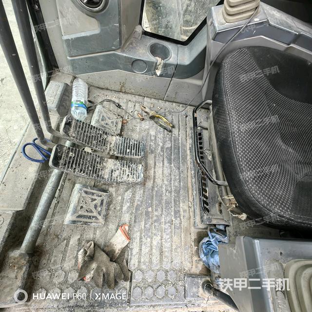 后窗玻璃角標(駕駛室部分) 后窗玻璃角標(駕駛室部分)