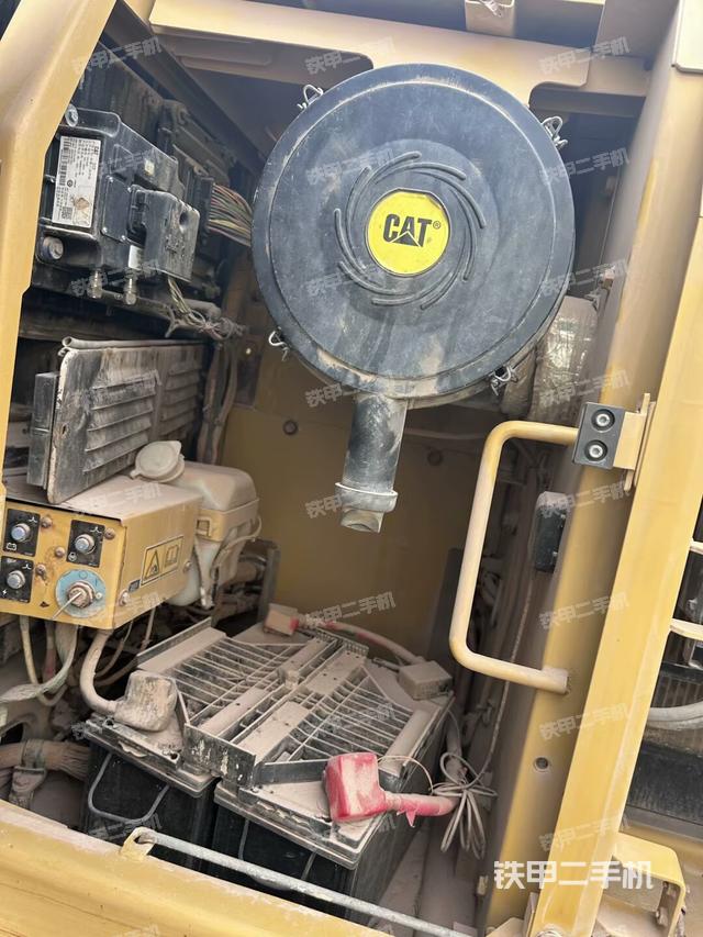 散熱器正面（大件艙室）