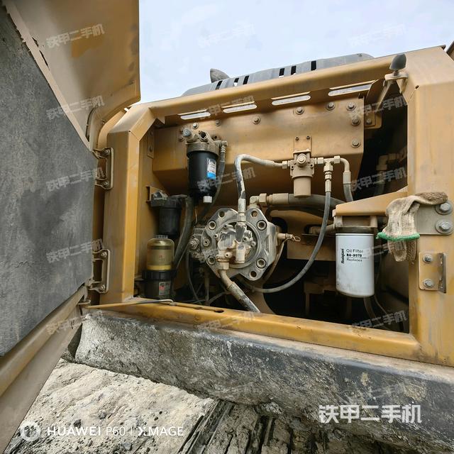 散熱器正面(大件艙室) 散熱器正面(大件艙室)