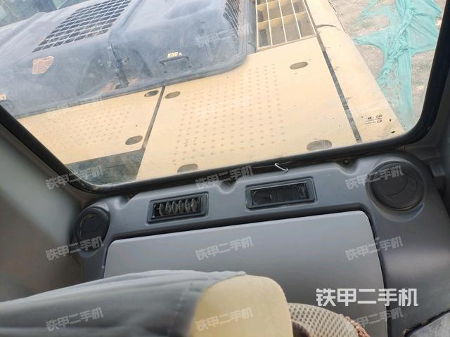 駕駛室左前45度(駕駛室部分) 駕駛室左前45度(駕駛室部分)