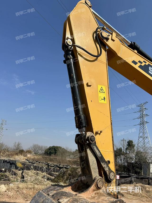 大臂油缸整體?豎拍（工作和回轉(zhuǎn)裝置）