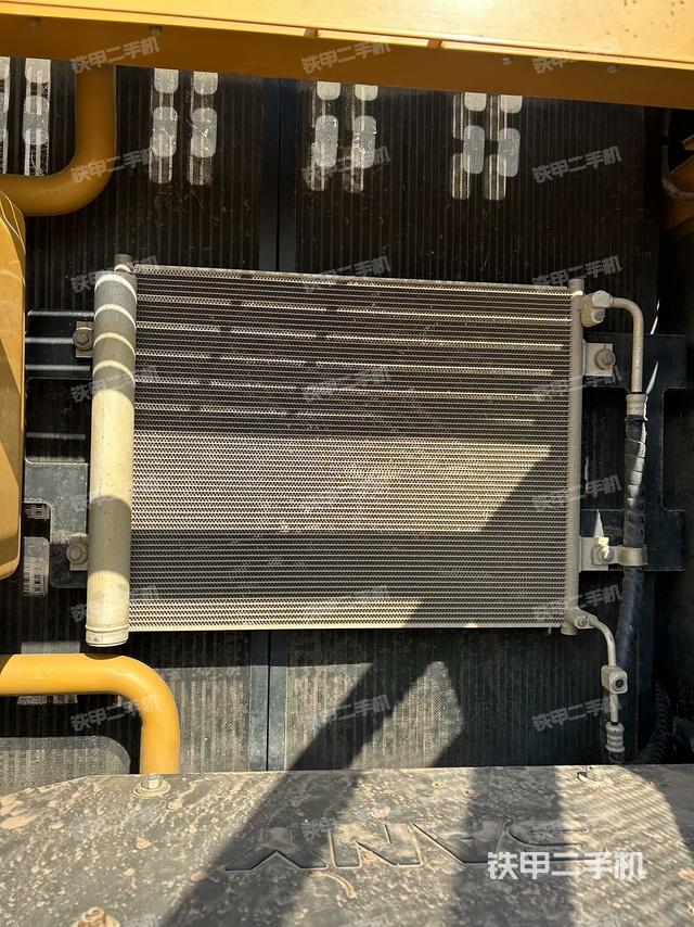 散熱器正面（大件艙室）