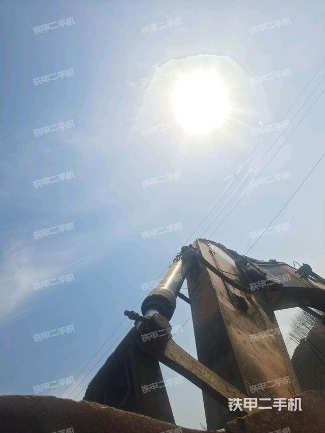 大臂油缸整體?豎拍(工作和回轉(zhuǎn)裝置) 大臂油缸整體?豎拍(工作和回轉(zhuǎn)裝置)