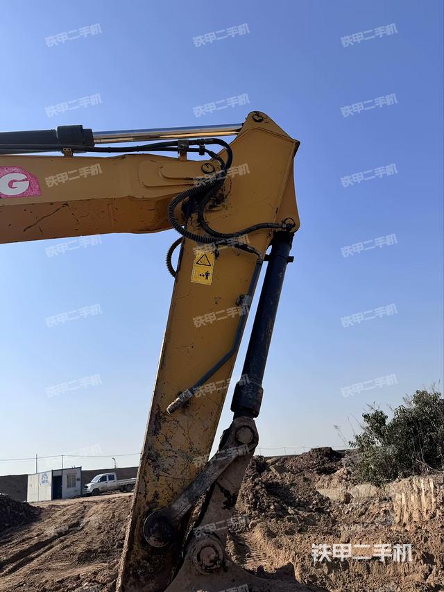 大臂油缸整體?豎拍(工作和回轉裝置) 大臂油缸整體?豎拍(工作和回轉裝置)