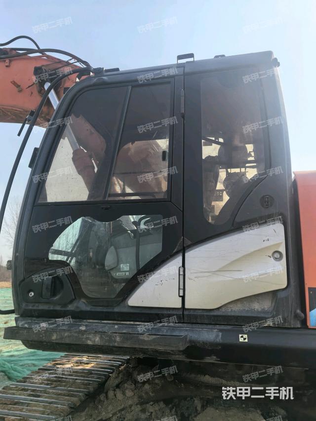 駕駛室正側(cè)(駕駛室部分) 駕駛室正側(cè)(駕駛室部分)