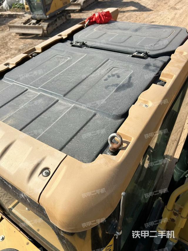 駕駛室頂部俯視（上車部件）