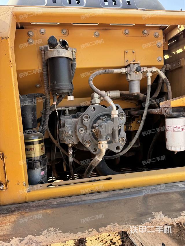 液壓泵斜45?左(大件艙室) 液壓泵斜45?左(大件艙室)