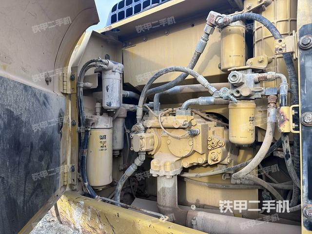 液壓泵斜45?右（大件艙室）