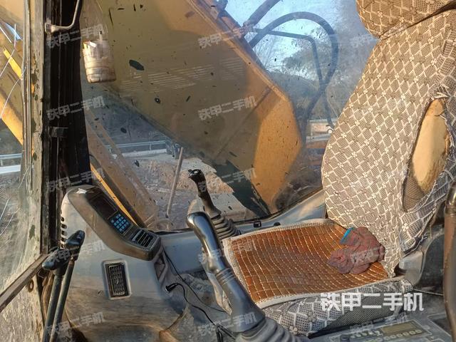 駕駛室整體（整機外觀）