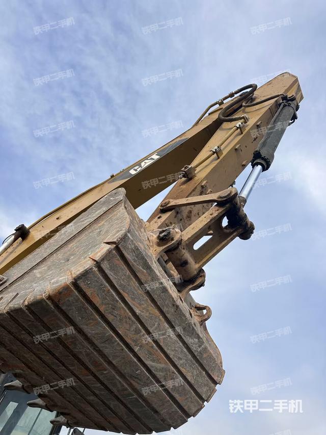 小臂整體左后（工作和回轉(zhuǎn)裝置）