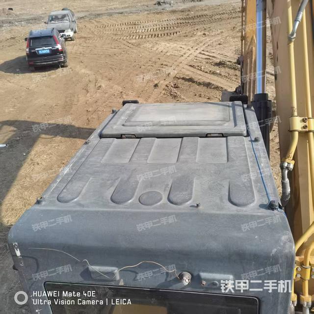 駕駛室頂部(整機外觀) 駕駛室頂部(整機外觀)