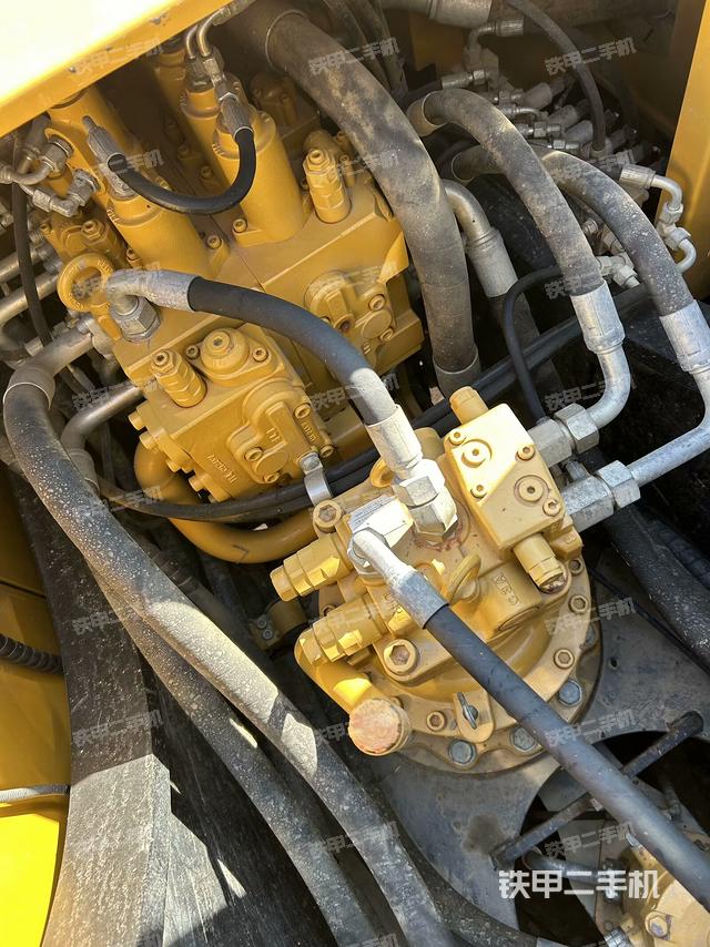 回轉(zhuǎn)馬達（上車部件）