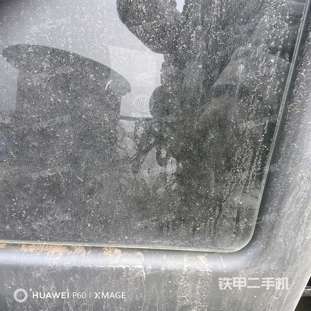 右側(cè)玻璃角標(駕駛室部分) 右側(cè)玻璃角標(駕駛室部分)