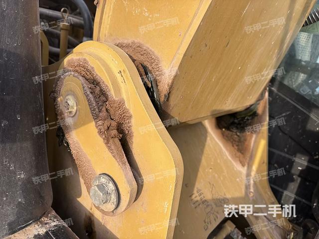 大臂油缸整體?豎拍（工作和回轉(zhuǎn)裝置）