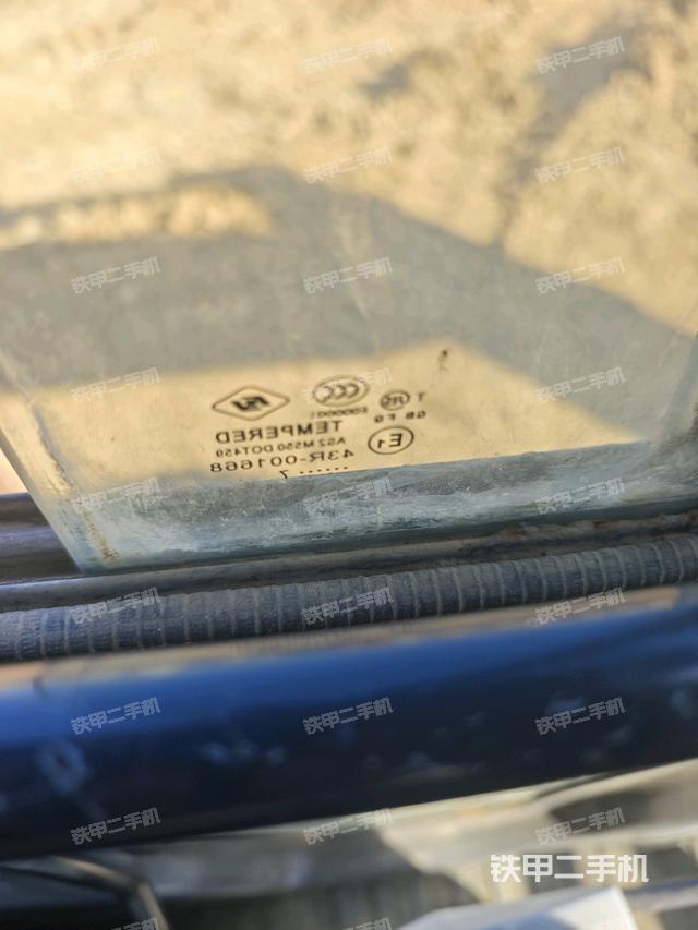 右側(cè)玻璃角標(biāo)（駕駛室部分）