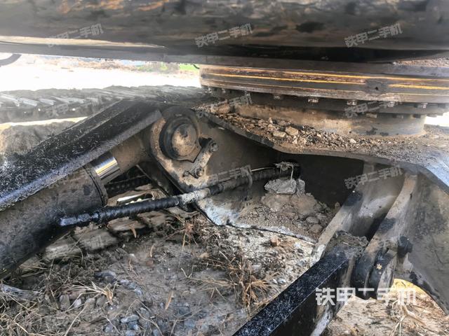 轉(zhuǎn)盤和下車架正前（工作和回轉(zhuǎn)裝置）